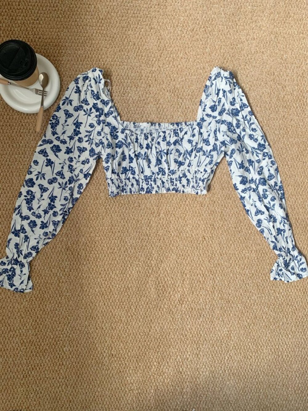 Blue White Floral Puff Sleeve Crop Top Smocked Back Size M - Picture 3 of 6
